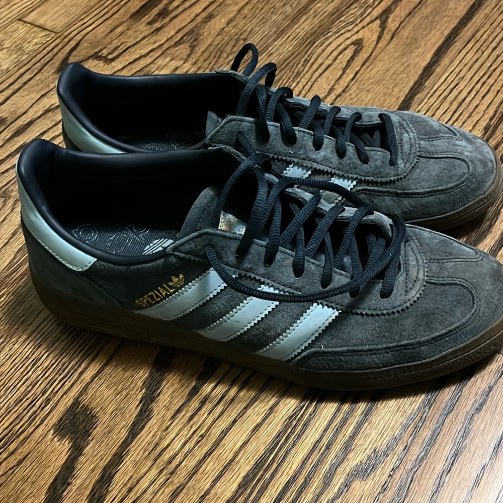 blue spezial addidas sambas size 9.5 men’s